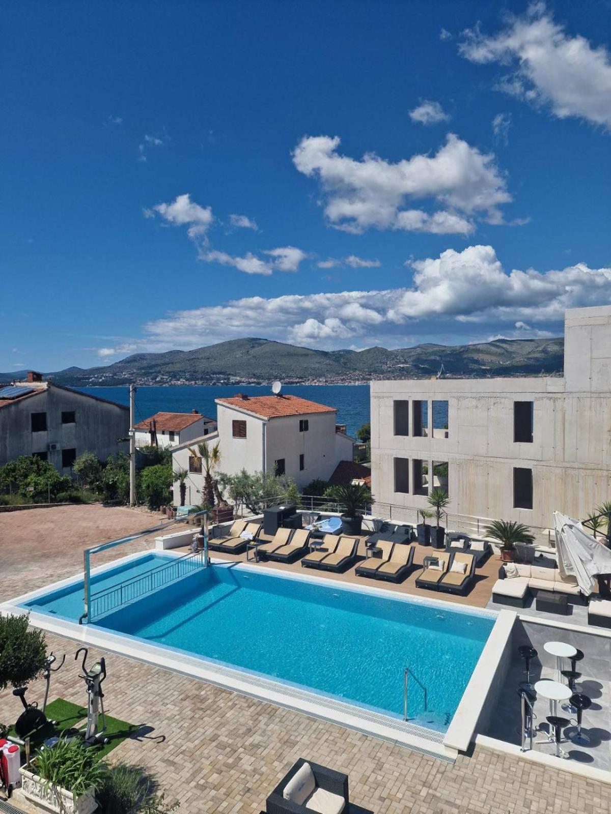 טרוגיר Apartments Silva With A View Of Sea מראה חיצוני תמונה
