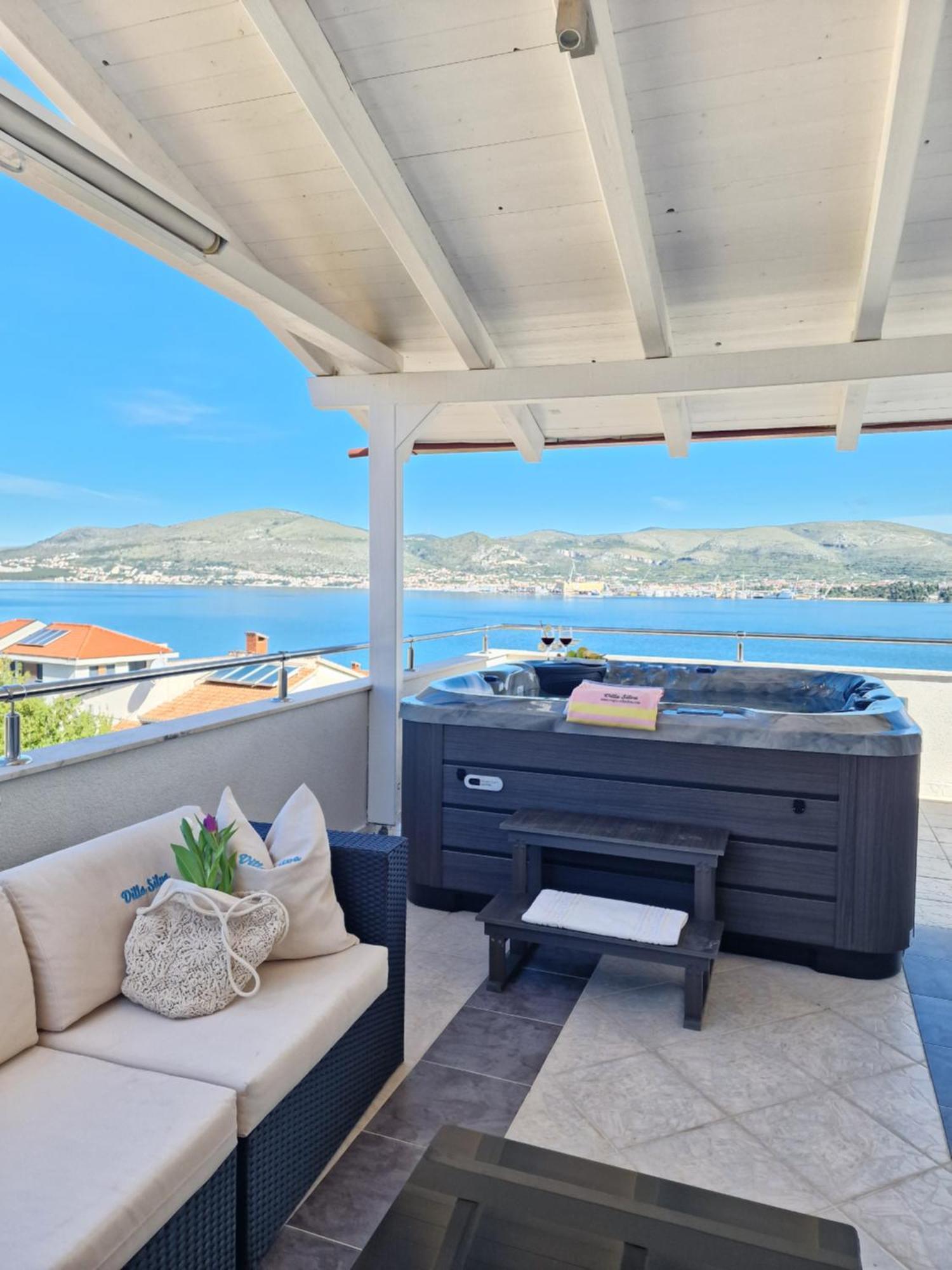 טרוגיר Apartments Silva With A View Of Sea מראה חיצוני תמונה