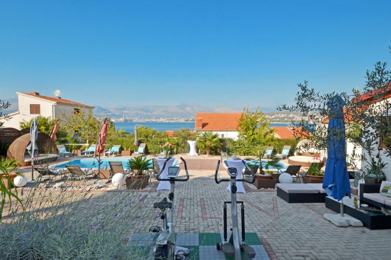 טרוגיר Apartments Silva With A View Of Sea מראה חיצוני תמונה